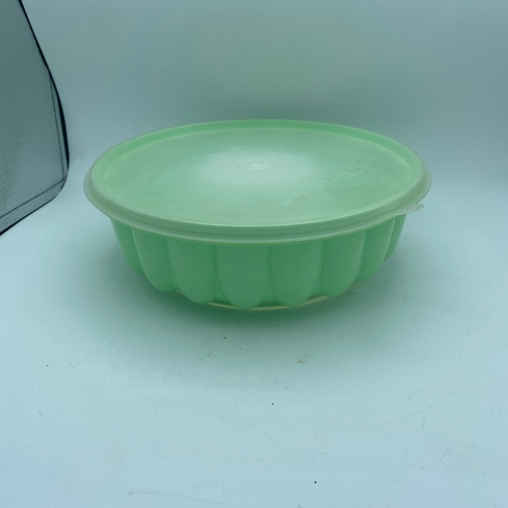 VTG Tupperware 3pc Jel-N-Serve Jello Mold Ice Ring Mint Green 9”